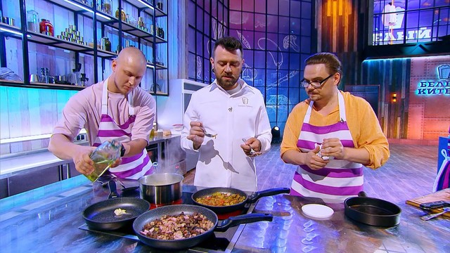 Белый китель