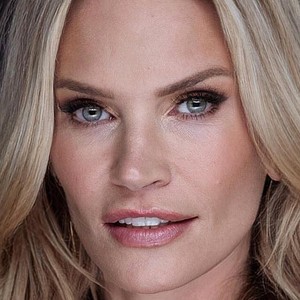 Наташа Хенстридж