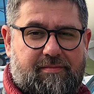Карен Захаров