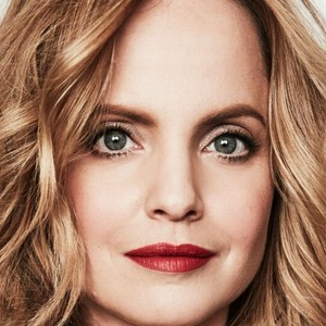 Мена Сувари