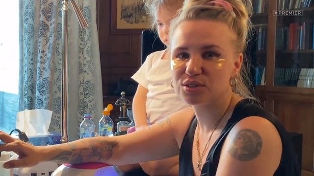 Сидим дома со звёздами