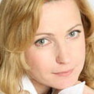 Елена Любимова