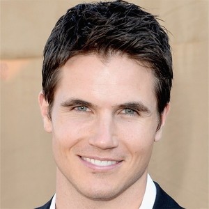 Робби Амелл