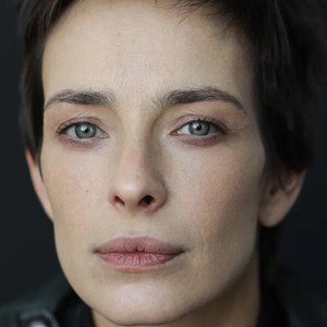 Анна Попова