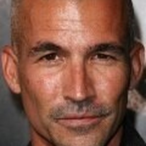 Этан Маникис