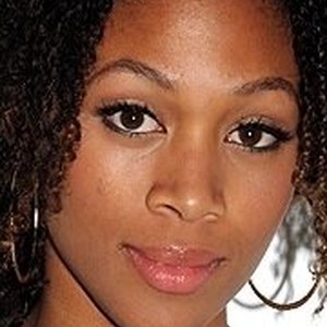 Николь Бахари