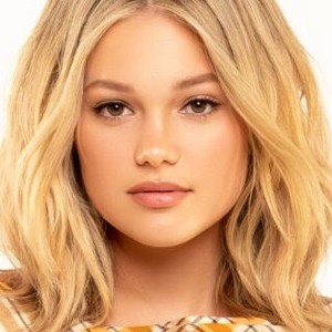 Оливия Холт