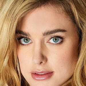 Эшли Ньюбро