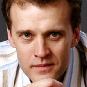 Олег Попов