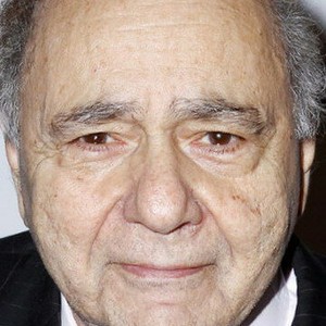 Майкл Константин