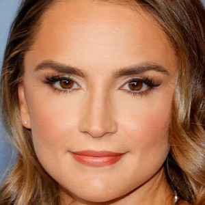 Рэйчел Ли Кук