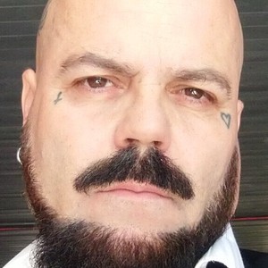 Саймон Эллис