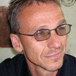Дэниэл Дж. Лестер