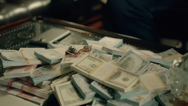 Живой (2017)