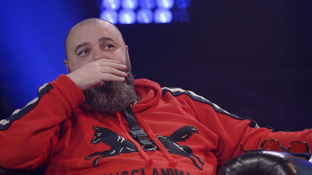 Деньги или позор