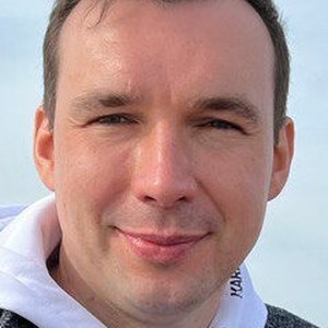 Илья Комаров