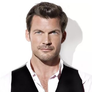 Марк Деклин