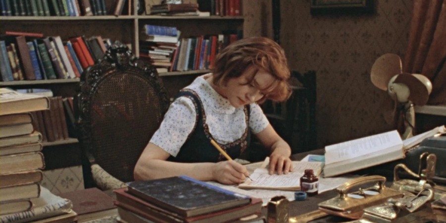 Кадр из к/ф «Москва слезам не верит»