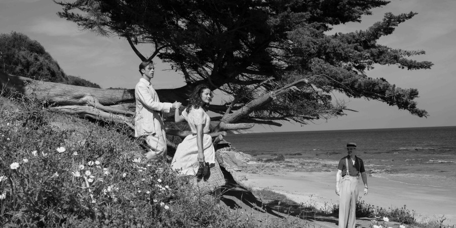 Кадр из к/ф «Посторонний» Кадр из к/ф «Посторонний»