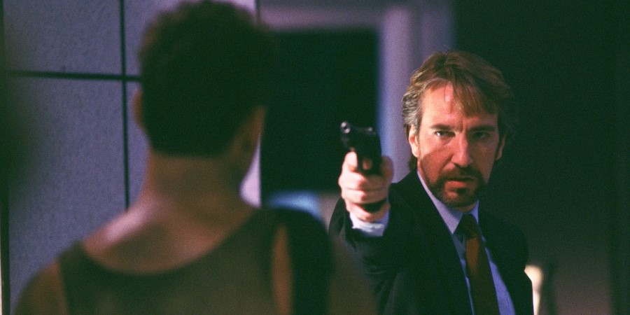 Кадр из к/ф «Крепкий орешек» Кадр из к/ф «Крепкий орешек»