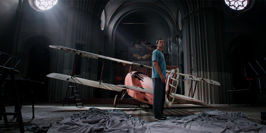 Кадр из к/ф «Авиатор»