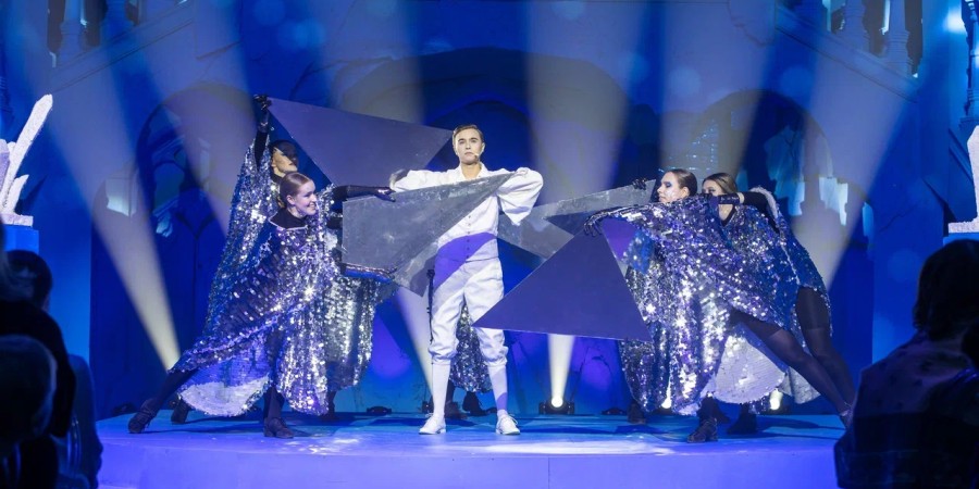 Новогодняя ёлка «Легенда о Снежной королеве» Новогодняя ёлка «Легенда о Снежной королеве»