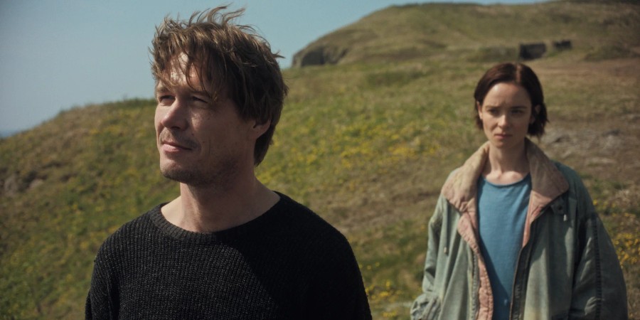 Кадр из к/ф «Большая земля»