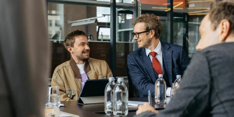 Кадр из к/ф «Комментируй это» Кадр из к/ф «Комментируй это»