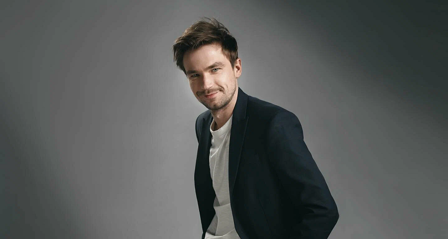 Александр Петров