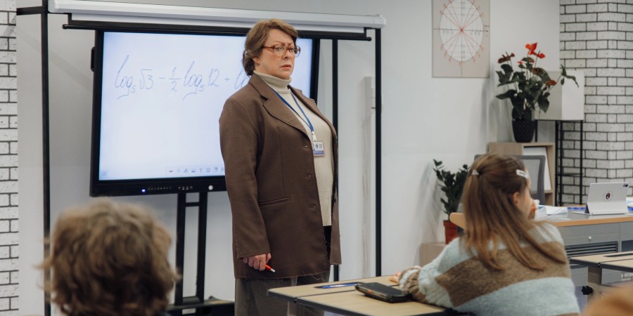 Кадр из сериала «Олдскул» Кадр из сериала «Олдскул»