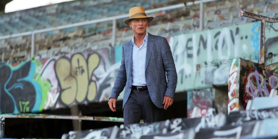 Кадр из к/ф «Кровью и потом: Анаболики»