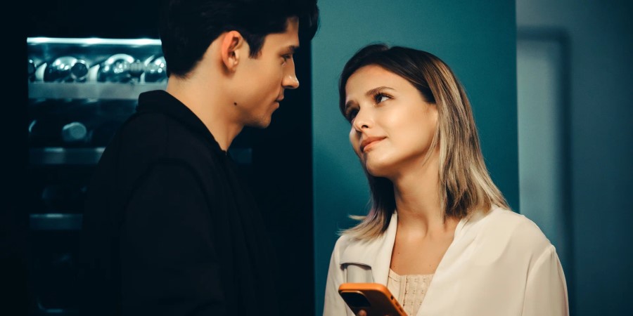 Кадр из сериала «Жить жизнь» Кадр из сериала «Жить жизнь»