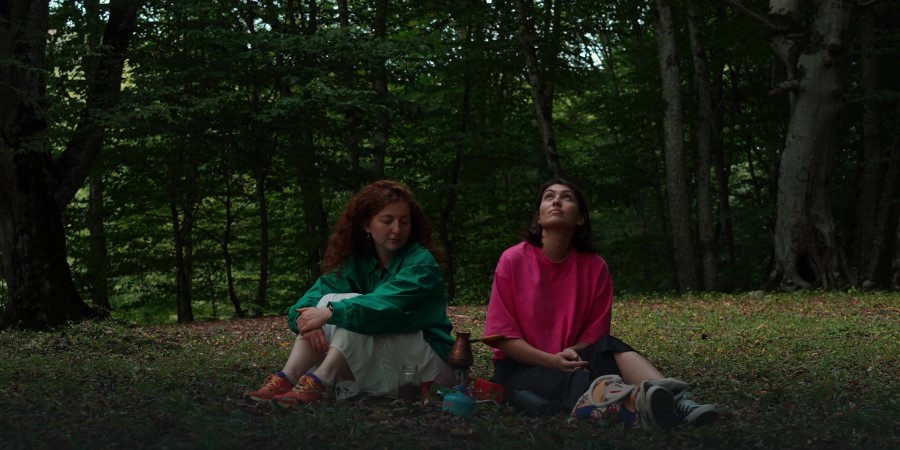 Кадр из к/ф «В горах. Она» Кадр из к/ф «В горах. Она»