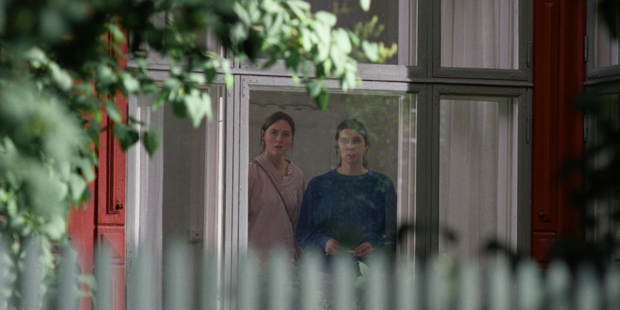 Кадр из к/ф «Сентиментальная ценность»