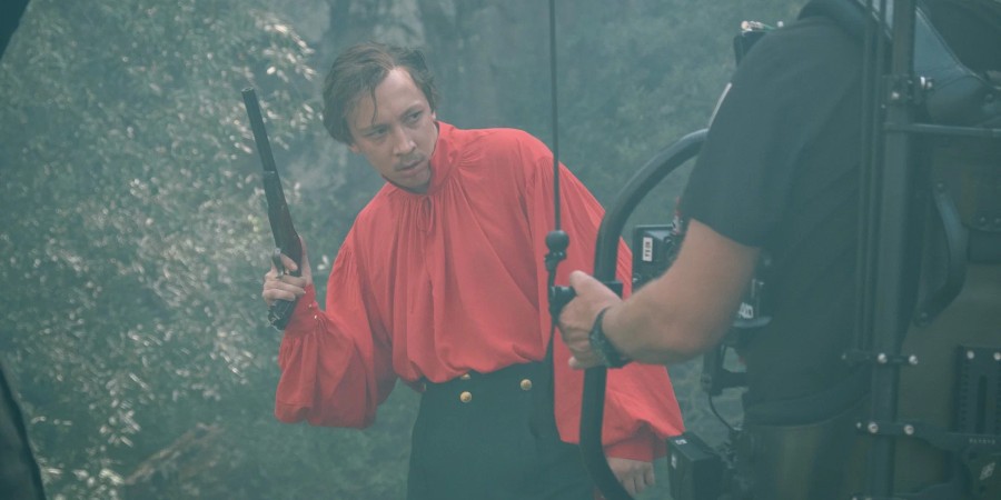 Кадр со съёмок к/ф «Новейшие приключения Петрова и Васечкина в горах Кавказа»