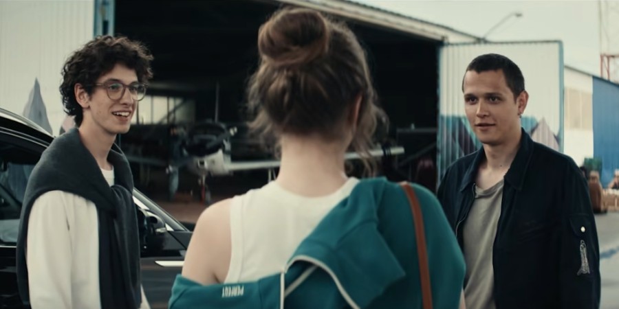 Кадр из к/ф «Пропасть» Кадр из к/ф «Пропасть»