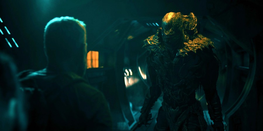 Кадр из к/ф «Хищник: Миссия  Кадр из к/ф «Хищник: Миссия