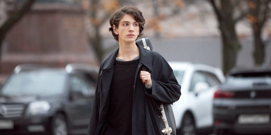 Кадр из сериала «Смычок»