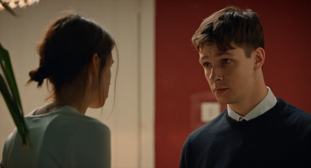 Кадр из к/ф «Ячейка общества»