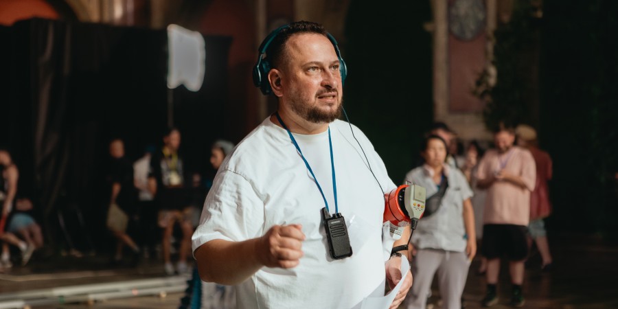 Режиссёр Александр Амиров на съёмках к/ф «Царевна-лягушка 2» 