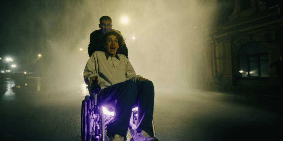 Кадр из сериала «Фарма»