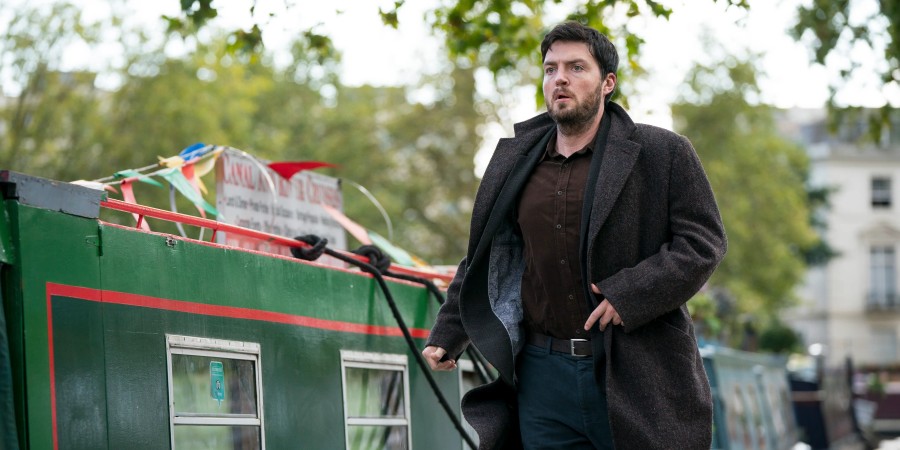 Кадр из сериала «Страйк»