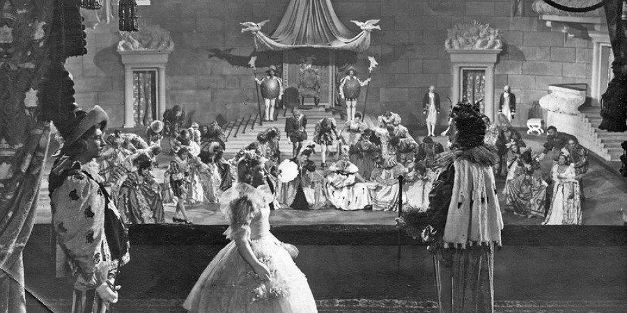 Кадр из к/ф «Золушка» Кадр из к/ф «Золушка»