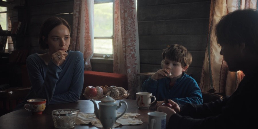 Кадр из к/ф «Большая земля» Кадр из к/ф «Большая земля»